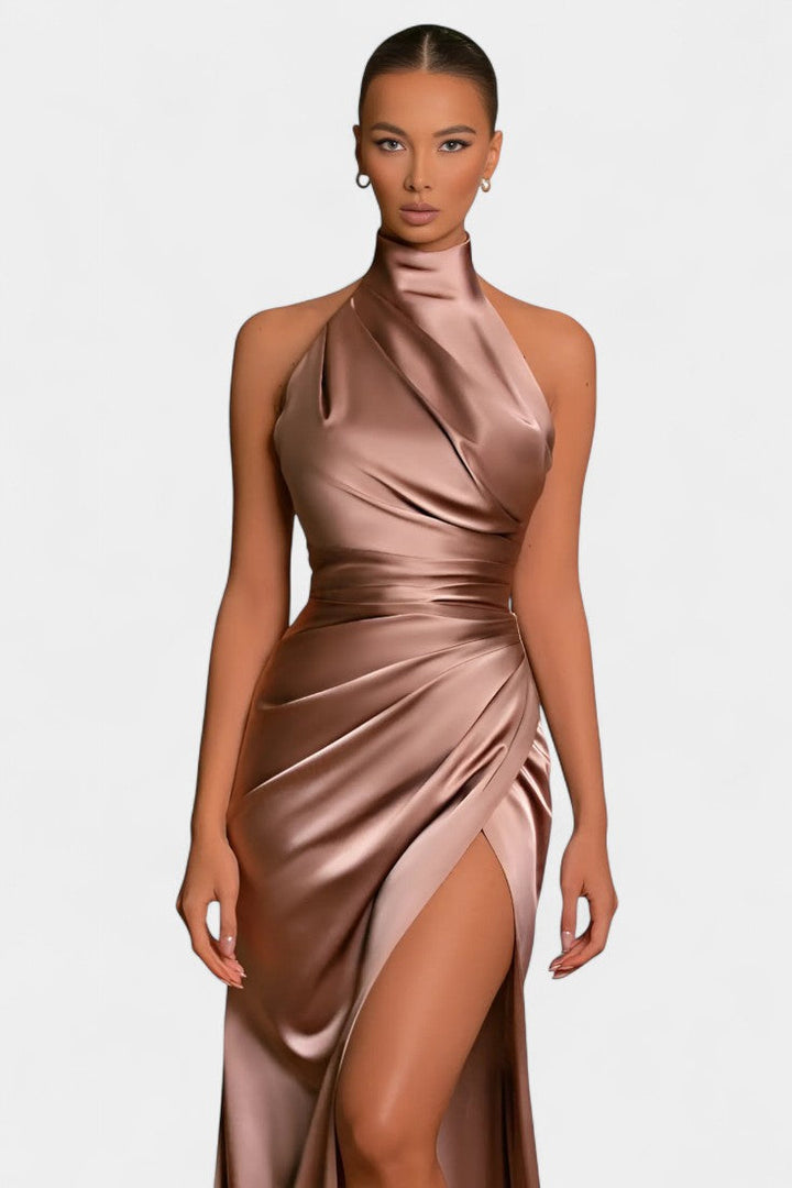 Robe Katarina Halter avec Fente Latérale Dramatique
