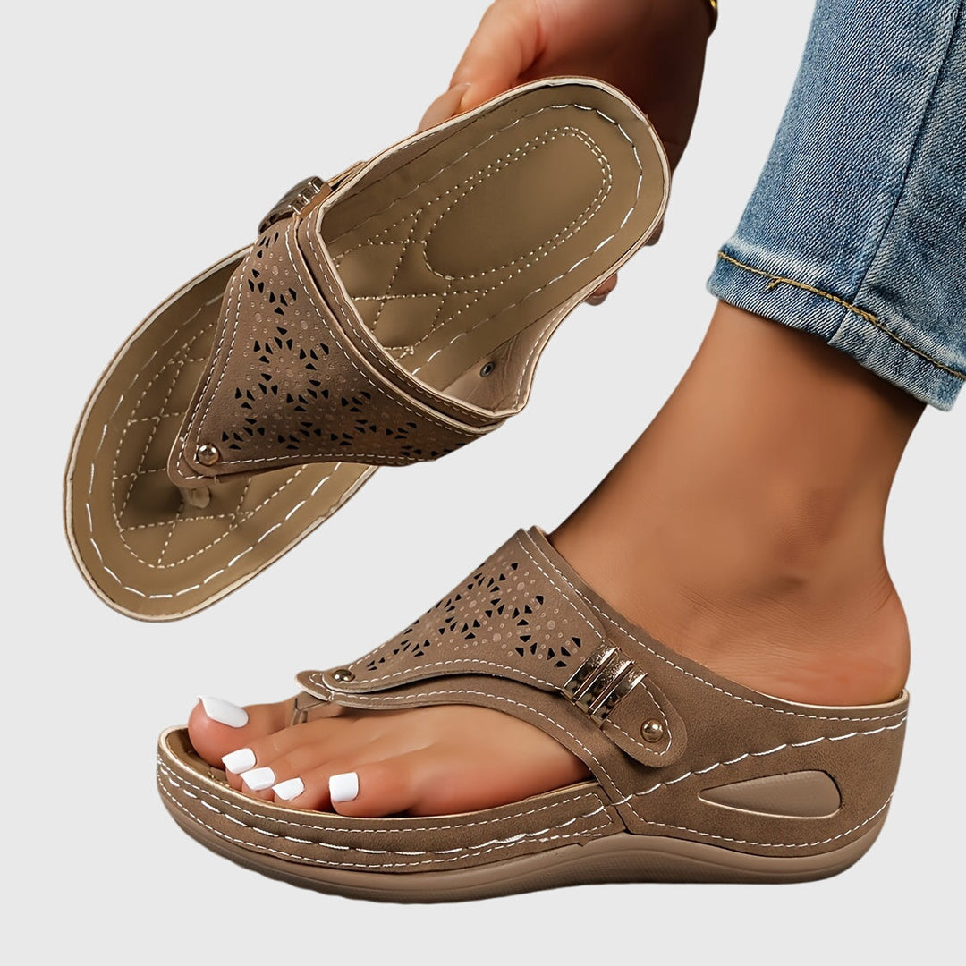 Anika - Tongs
