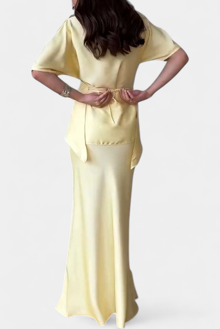 Ensemble Sara avec Top à Bretelles Croisées et Jupe Légère